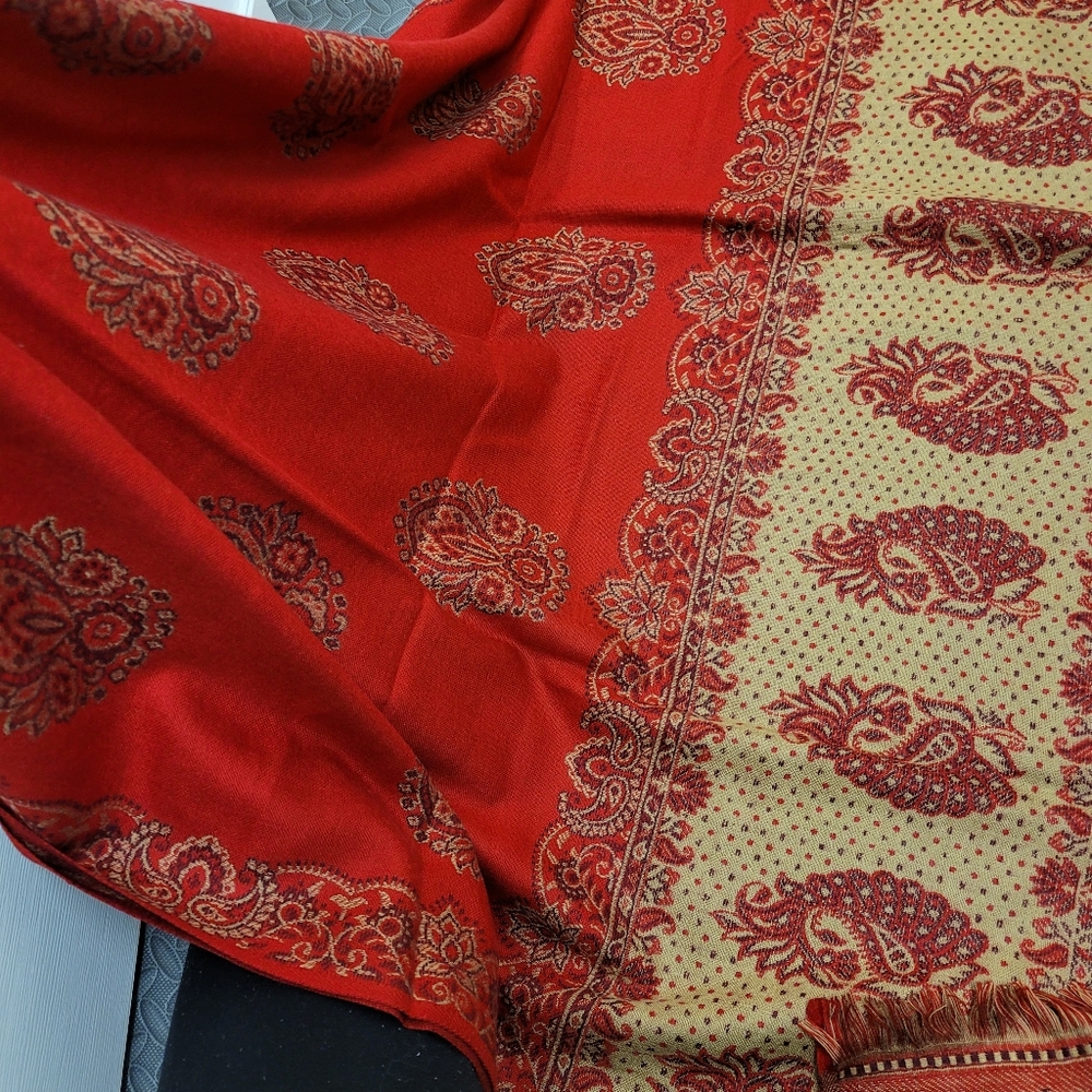 Winter Shawl - Picture 3 of 4